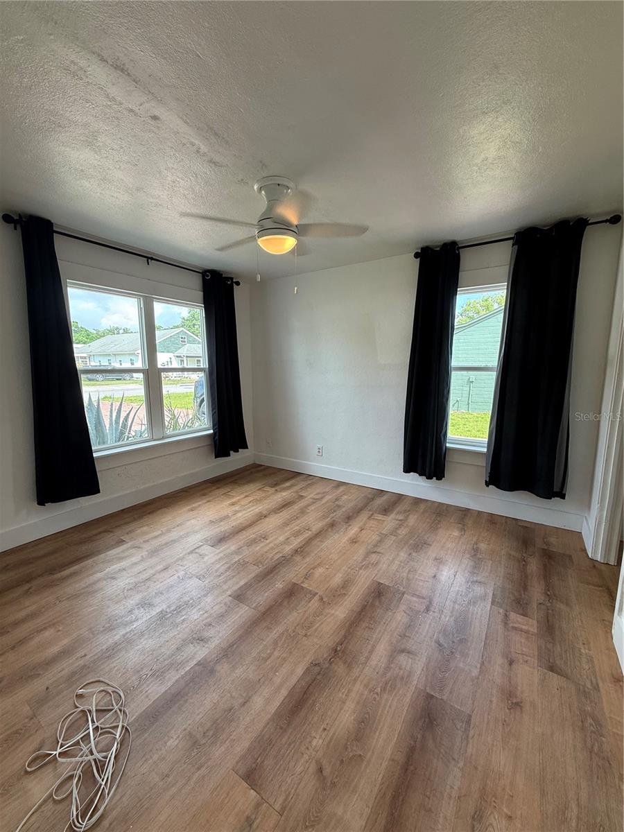 Image 10 of 32 For 425 Massachusetts Avenue