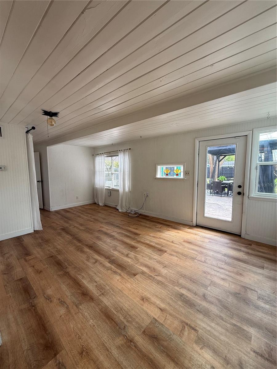 Image 19 of 32 For 425 Massachusetts Avenue