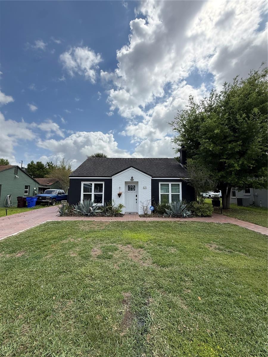 Image 2 of 32 For 425 Massachusetts Avenue