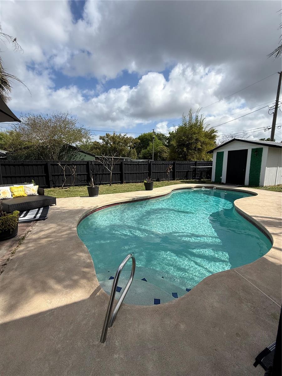 Image 30 of 32 For 425 Massachusetts Avenue