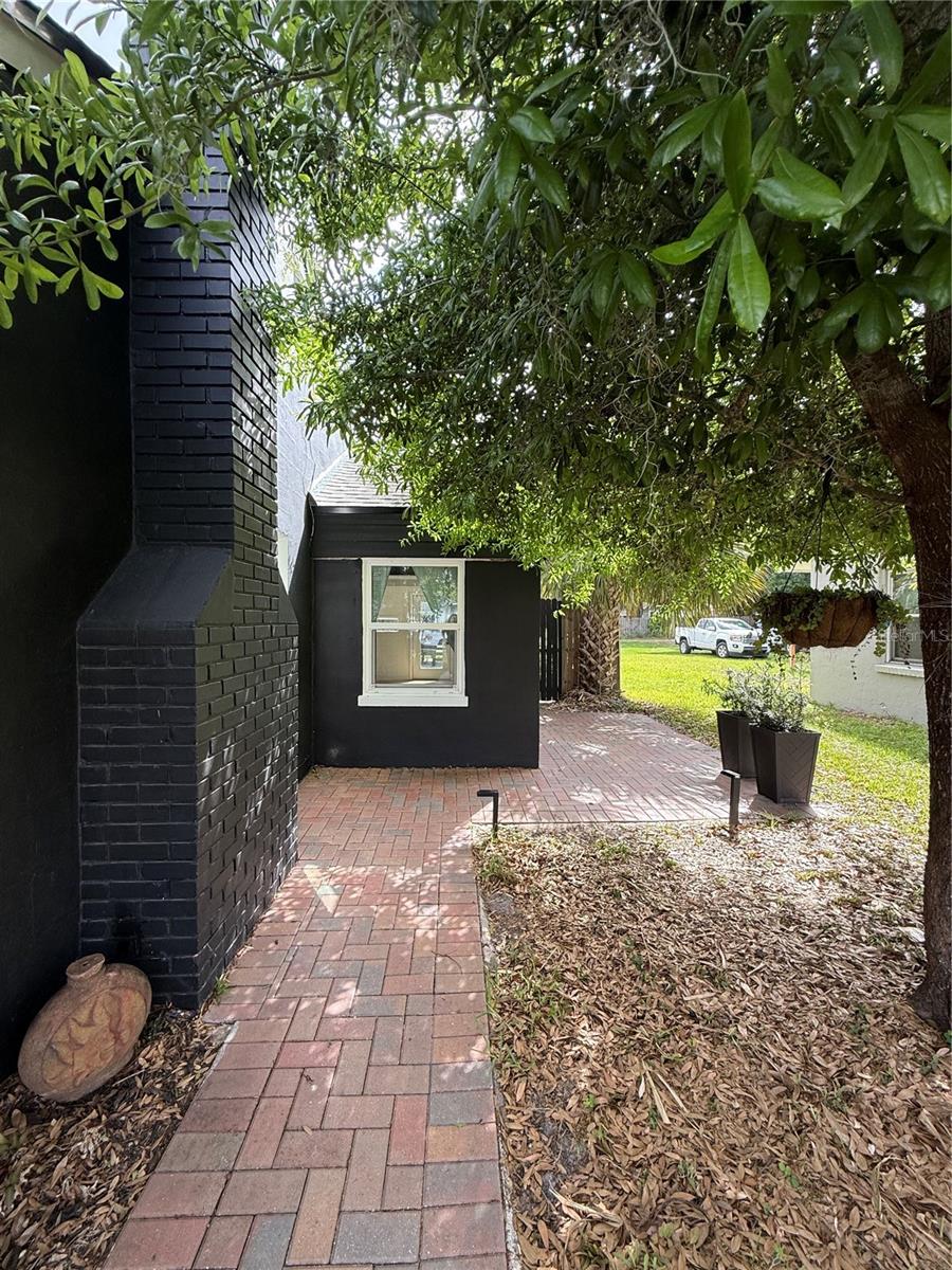 Image 6 of 32 For 425 Massachusetts Avenue