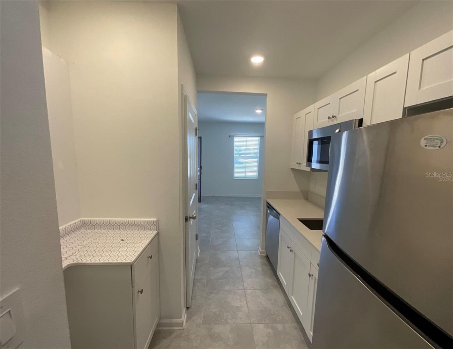 Image 3 of 8 For 401 Sandbar Ln