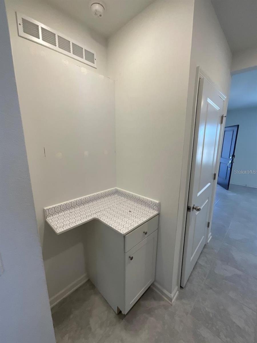 Image 4 of 8 For 401 Sandbar Ln