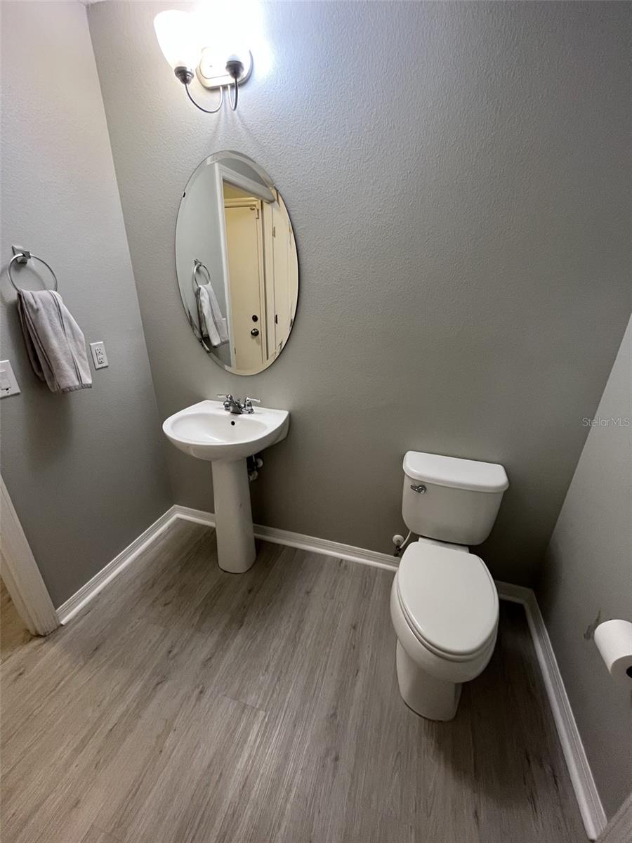 Image 18 of 26 For 6536 Goldenrod Road 67c