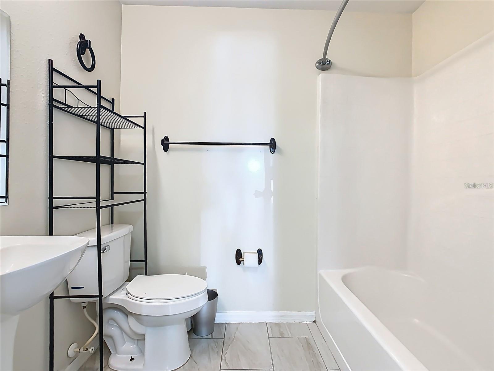 Image 23 of 36 For 3952 Warbler Drive