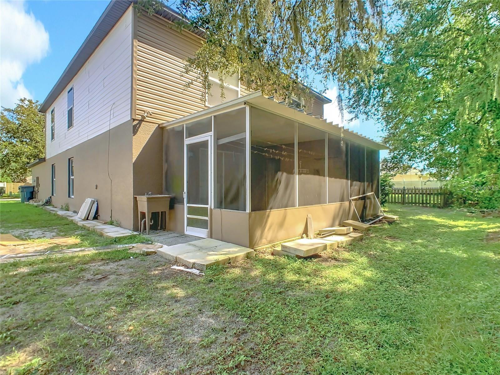 Image 30 of 36 For 3952 Warbler Drive