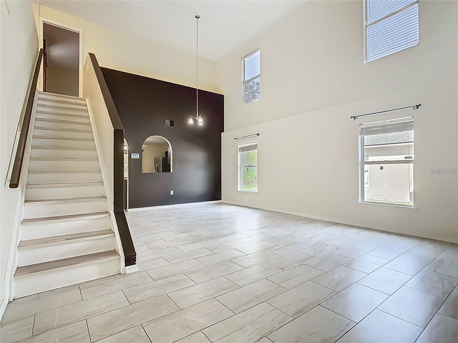 Image 4 of 36 For 3952 Warbler Drive