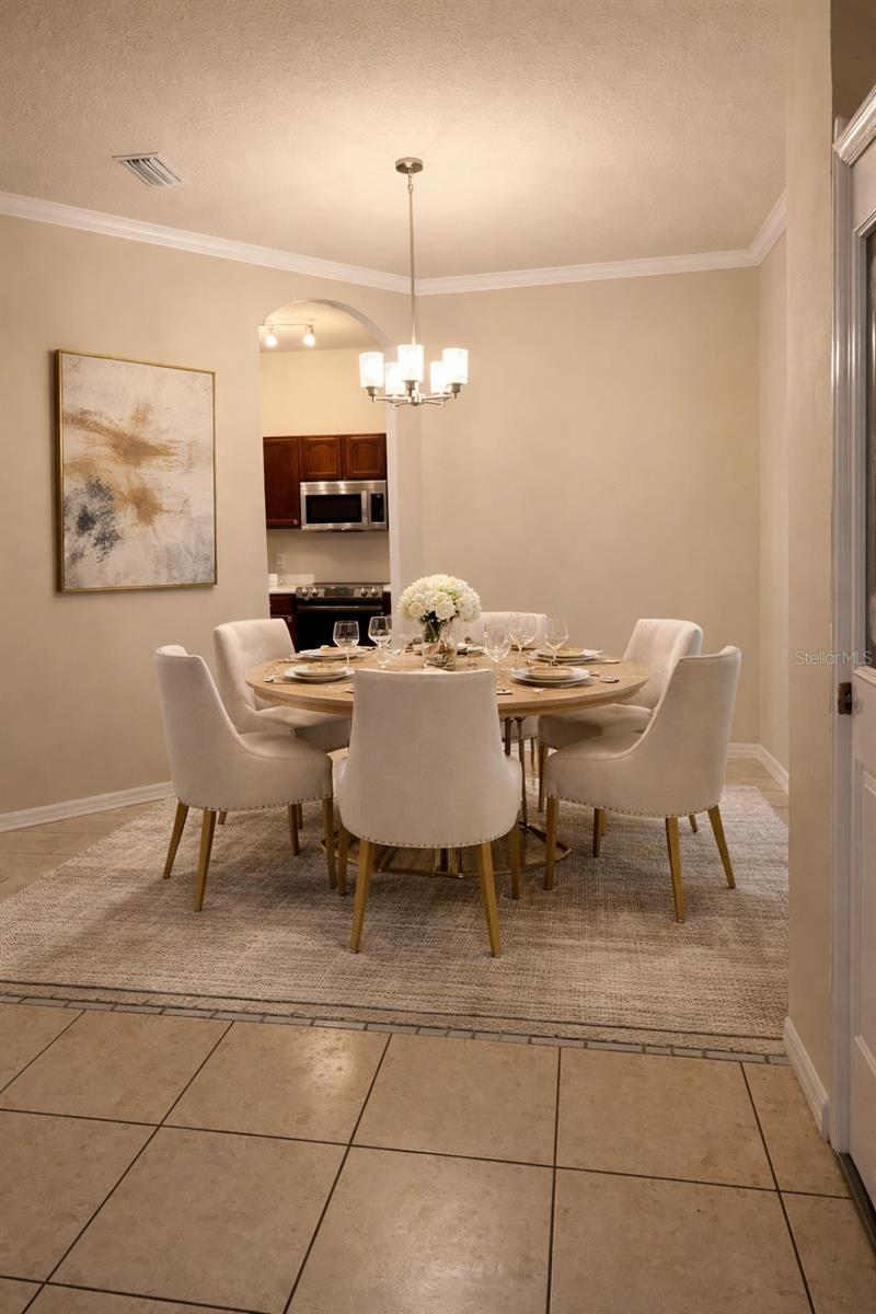 Image 11 of 17 For 6002 Renaissance Court