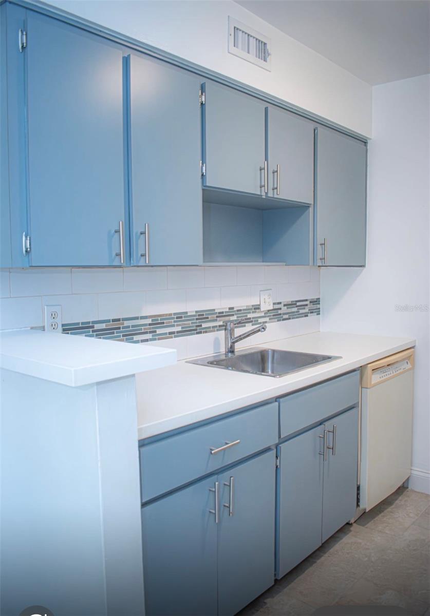 Image 3 of 14 For 5877 Windhover  A01-0