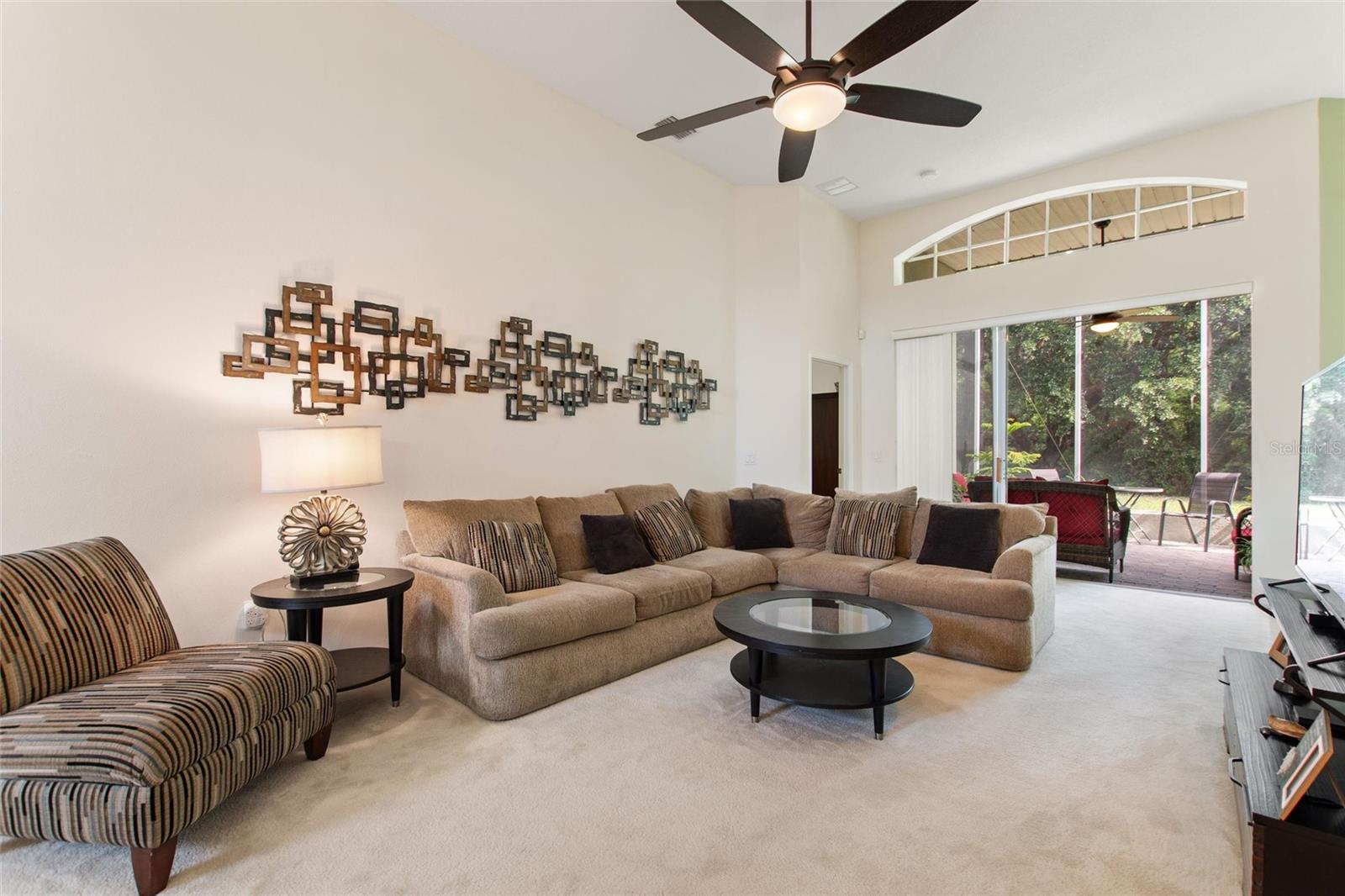 Image 19 of 67 For 612 Vista Oaks Way