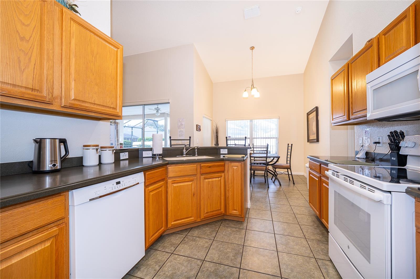 Image 10 of 37 For 569 Burford Circle