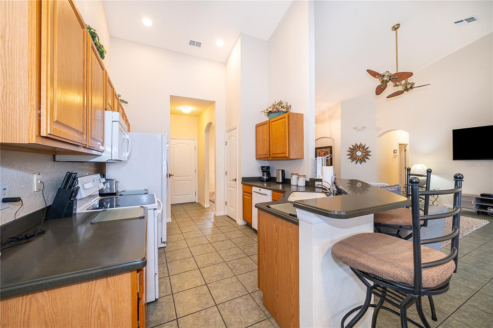 Image 11 of 37 For 569 Burford Circle