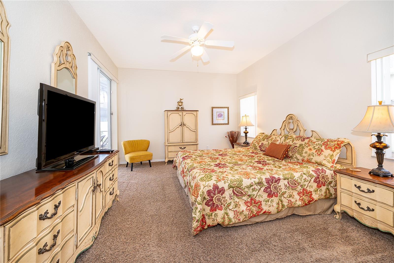 Image 14 of 37 For 569 Burford Circle