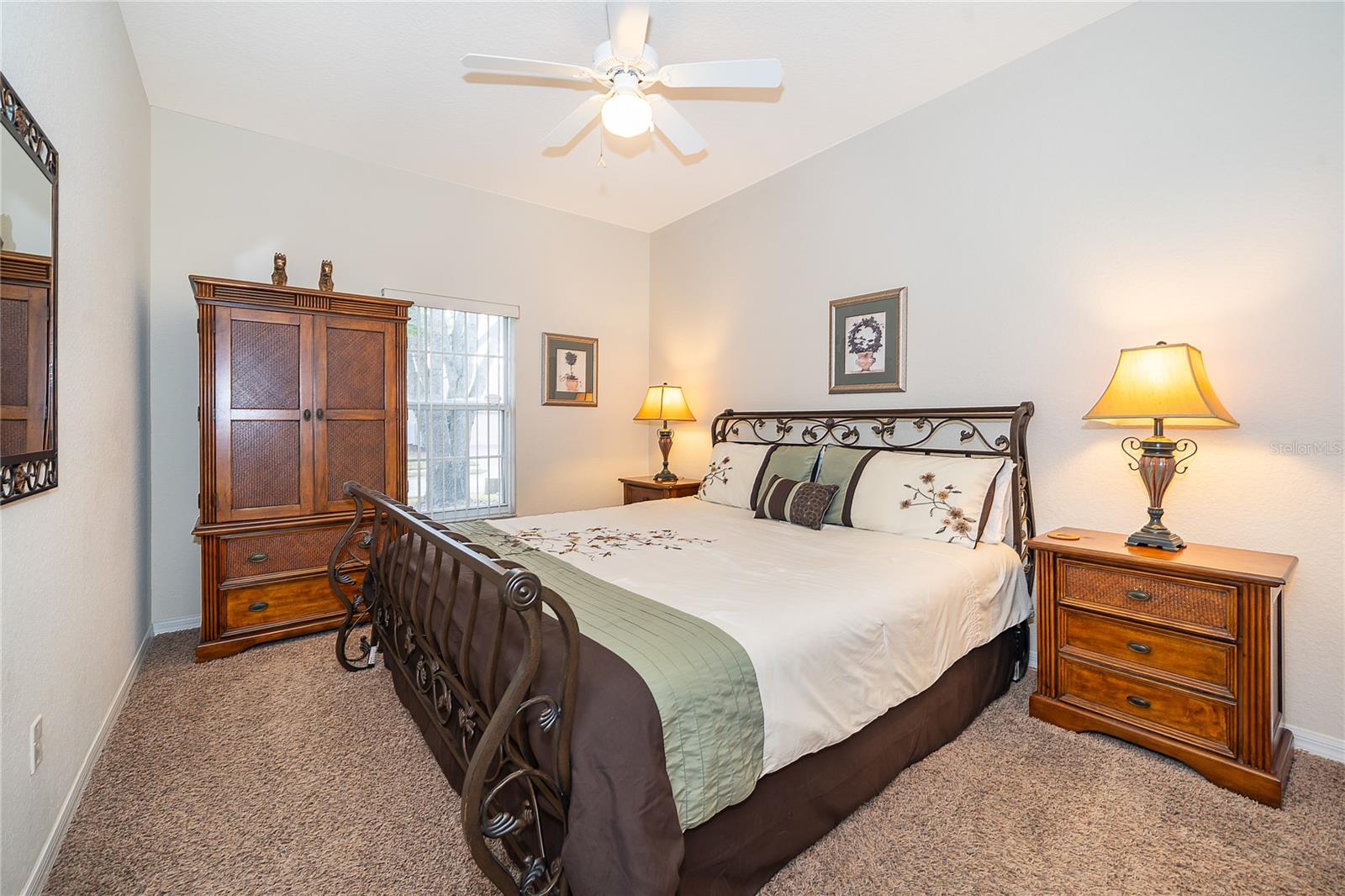 Image 18 of 37 For 569 Burford Circle