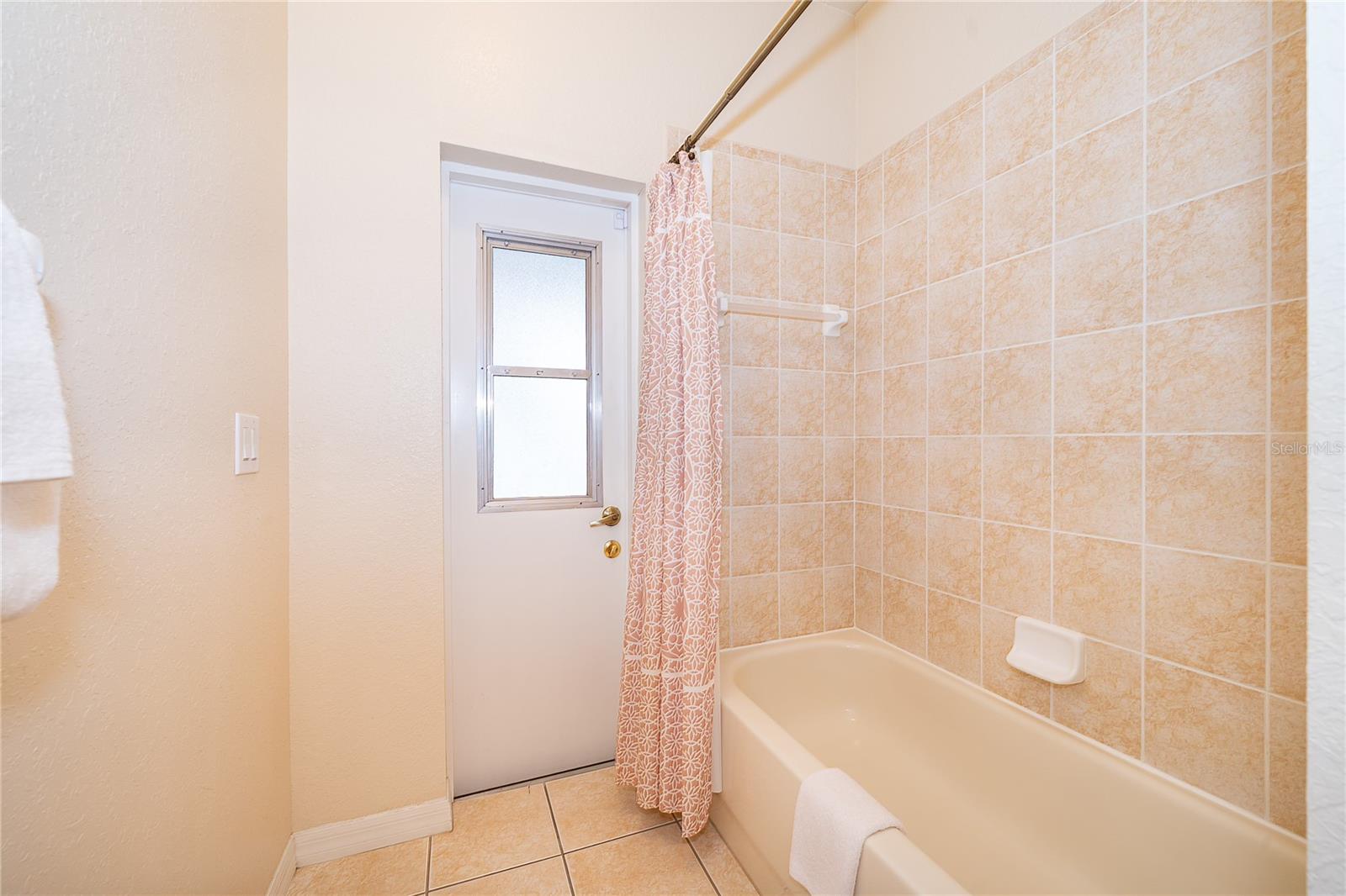 Image 20 of 37 For 569 Burford Circle