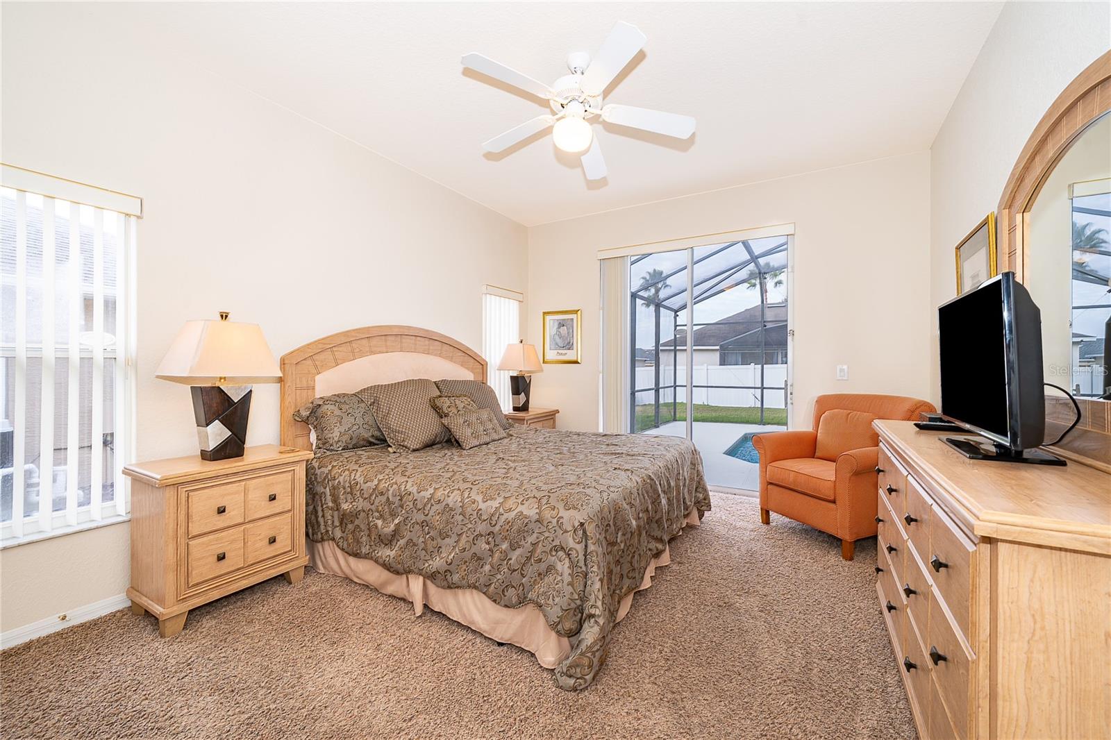 Image 21 of 37 For 569 Burford Circle