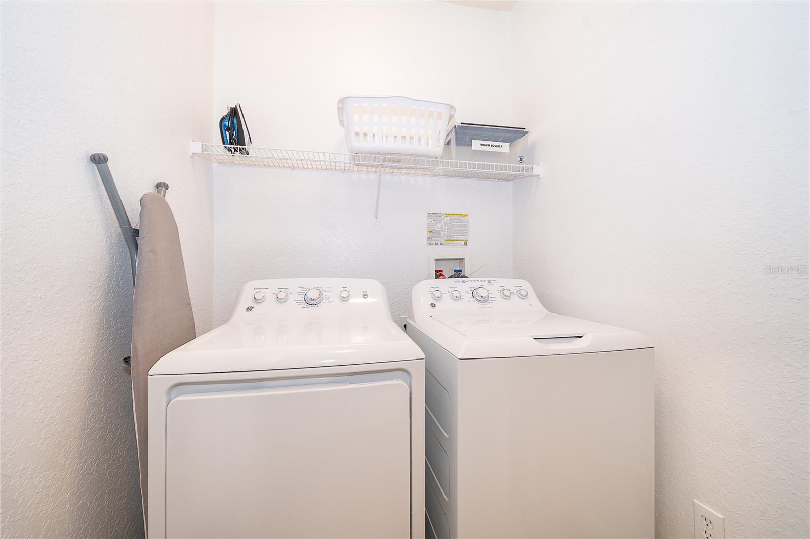 Image 25 of 37 For 569 Burford Circle