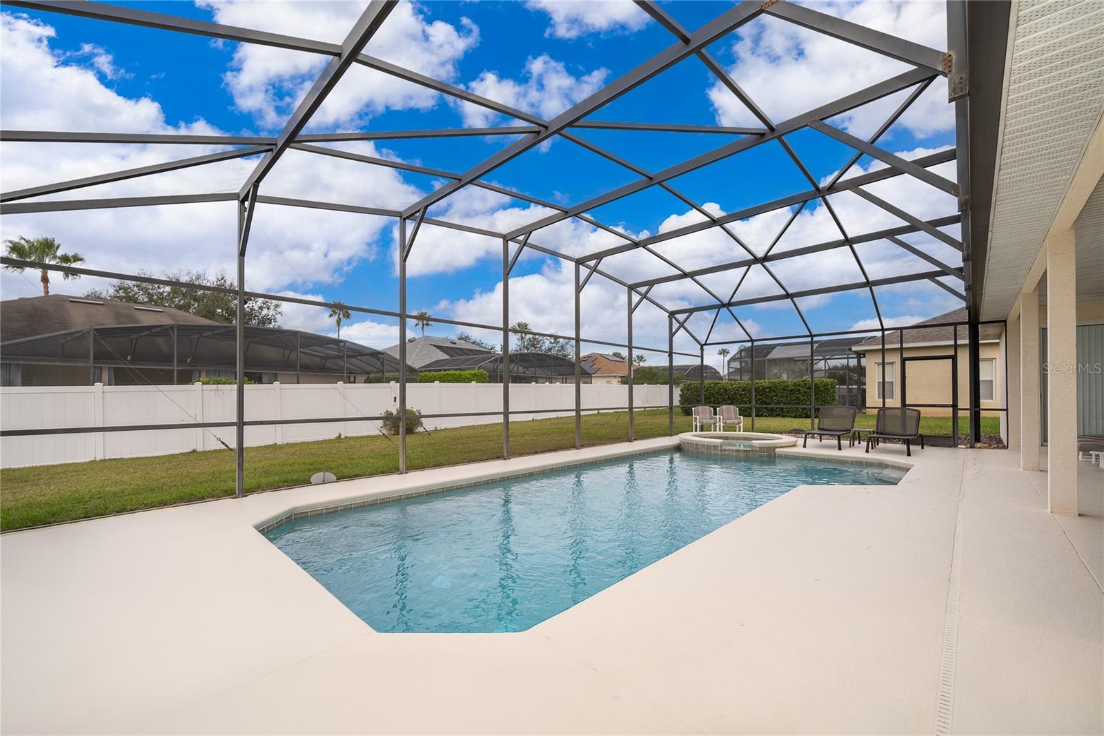 Image 27 of 37 For 569 Burford Circle