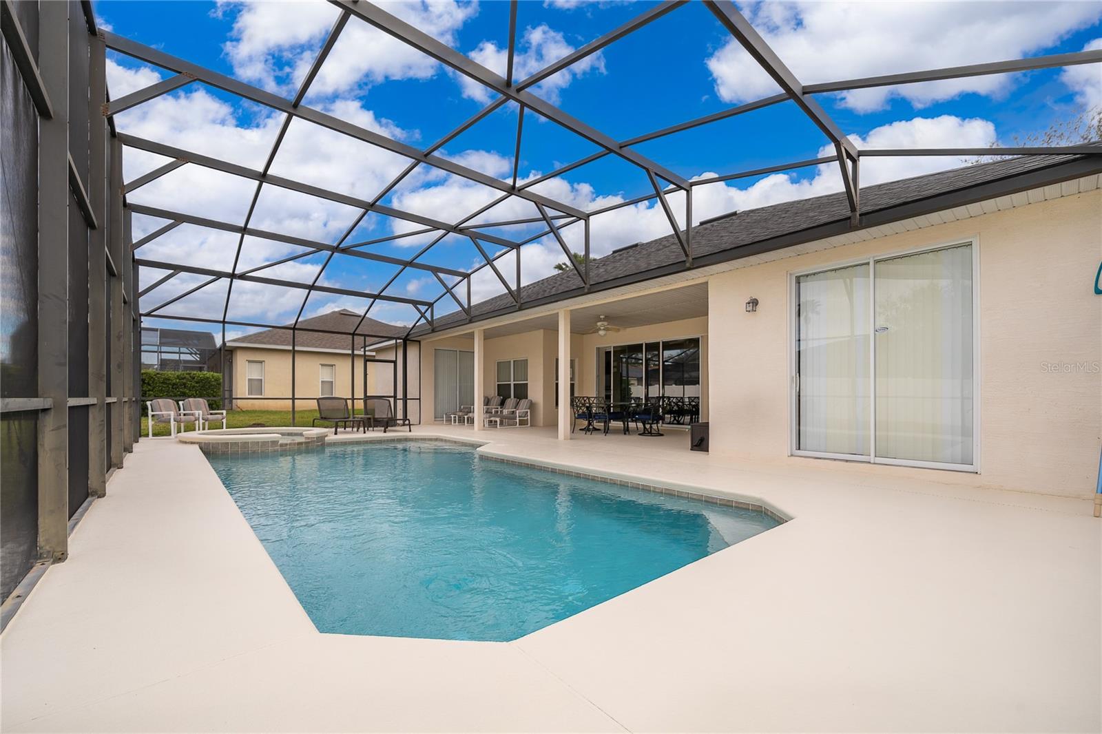 Image 28 of 37 For 569 Burford Circle