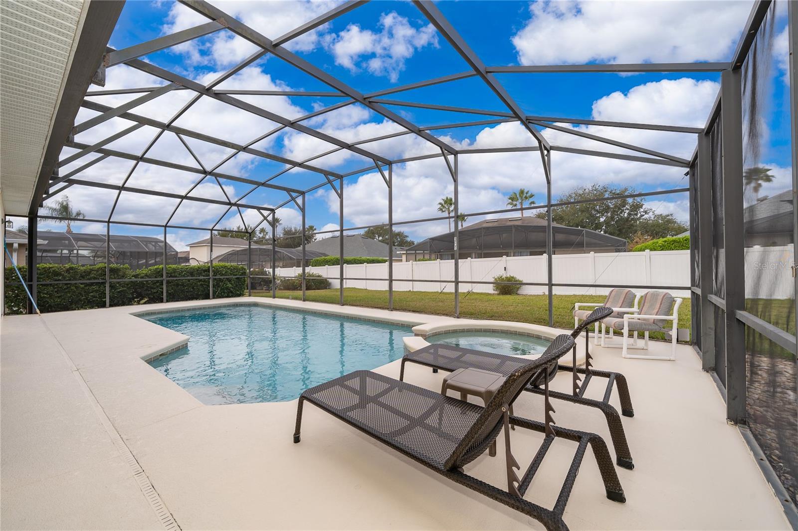 Image 29 of 37 For 569 Burford Circle