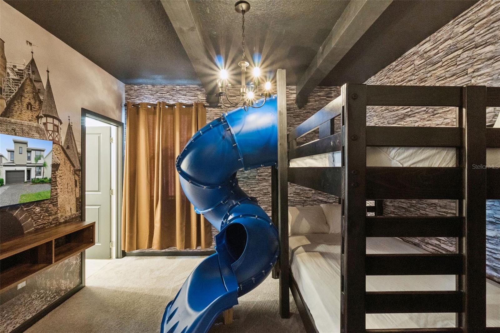 Image 15 of 67 For 262 Marcello Boulevard