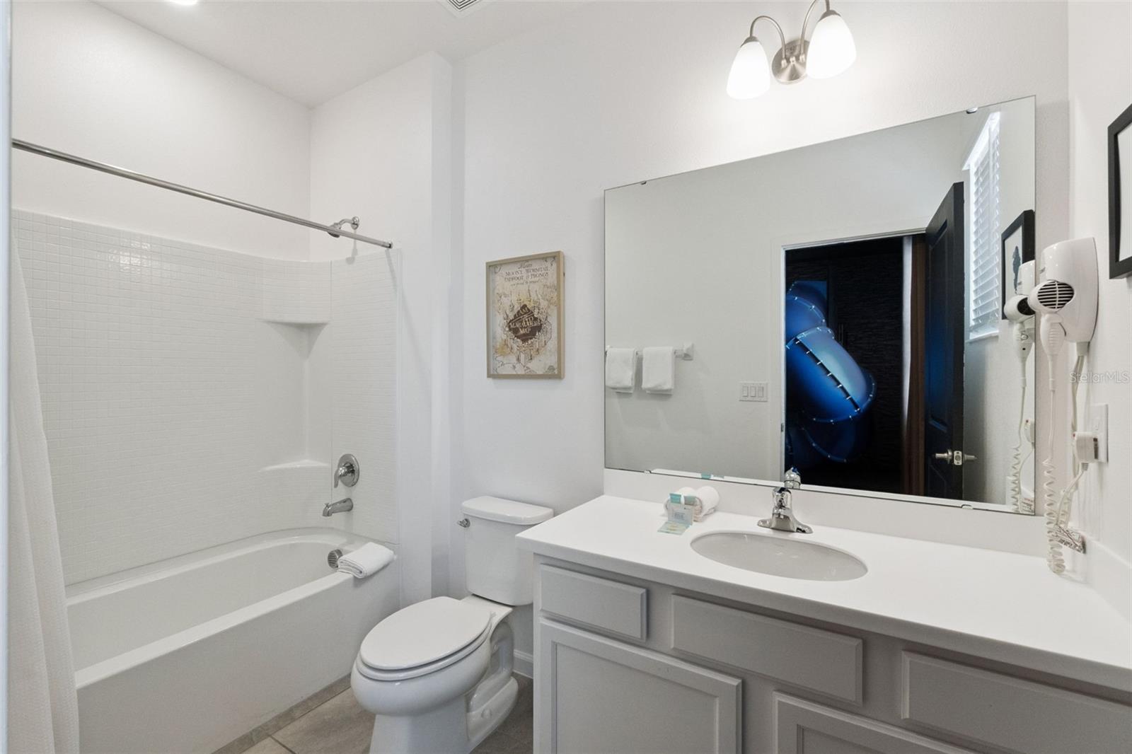 Image 19 of 67 For 262 Marcello Boulevard