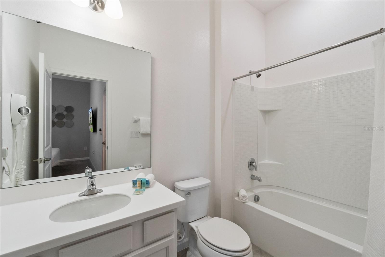 Image 20 of 67 For 262 Marcello Boulevard