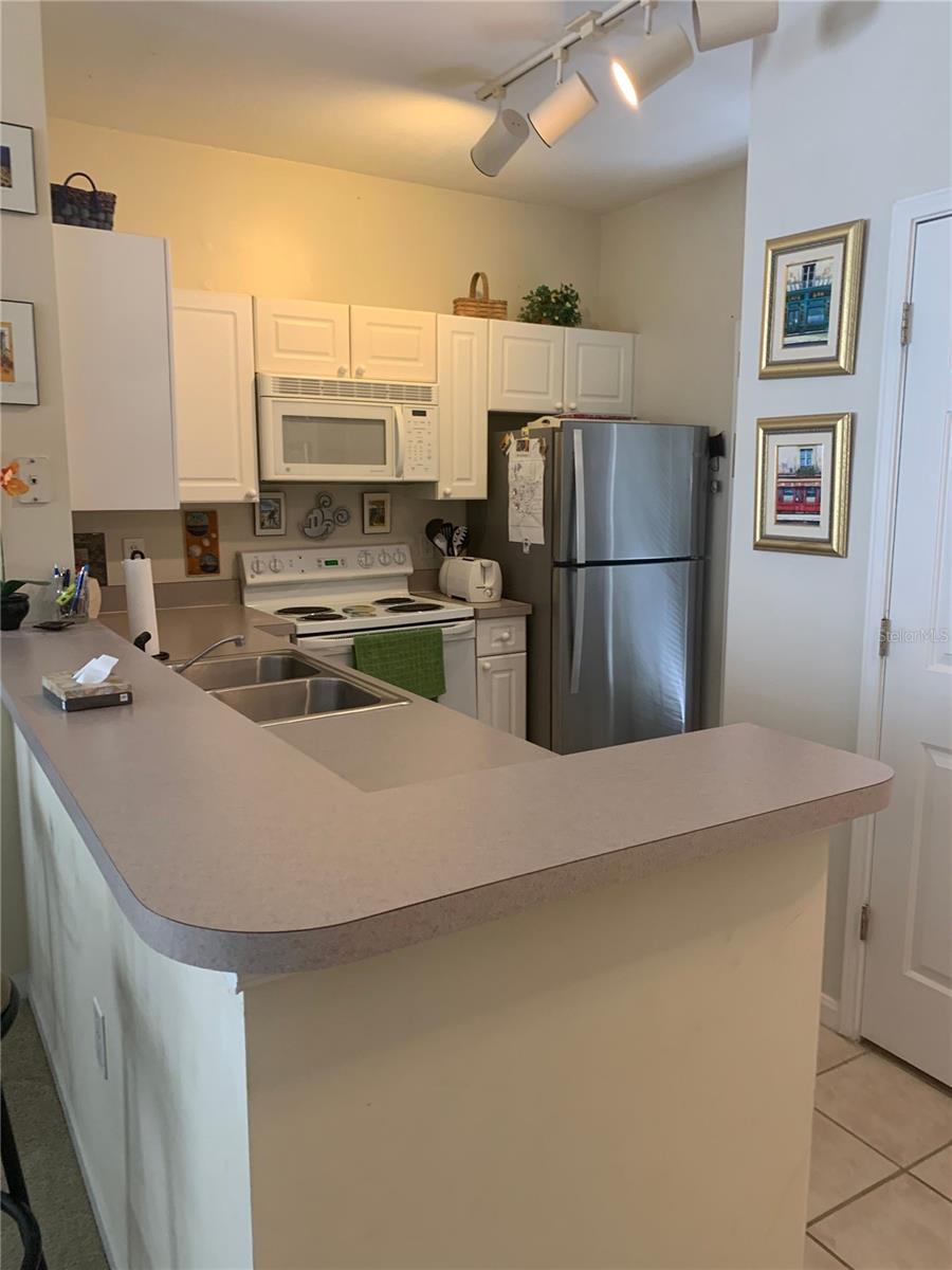 Image 16 of 26 For 571 Water Street 571