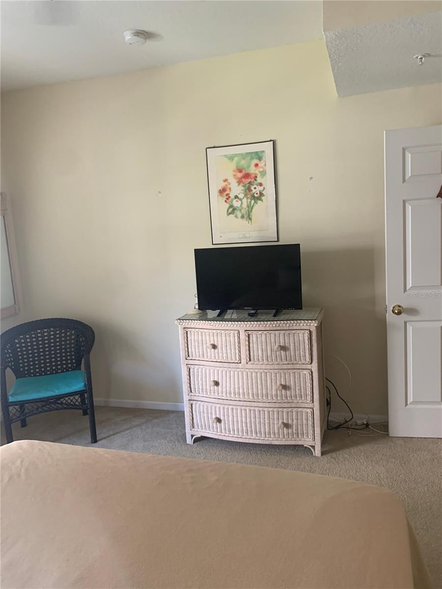 Image 4 of 26 For 571 Water Street 571