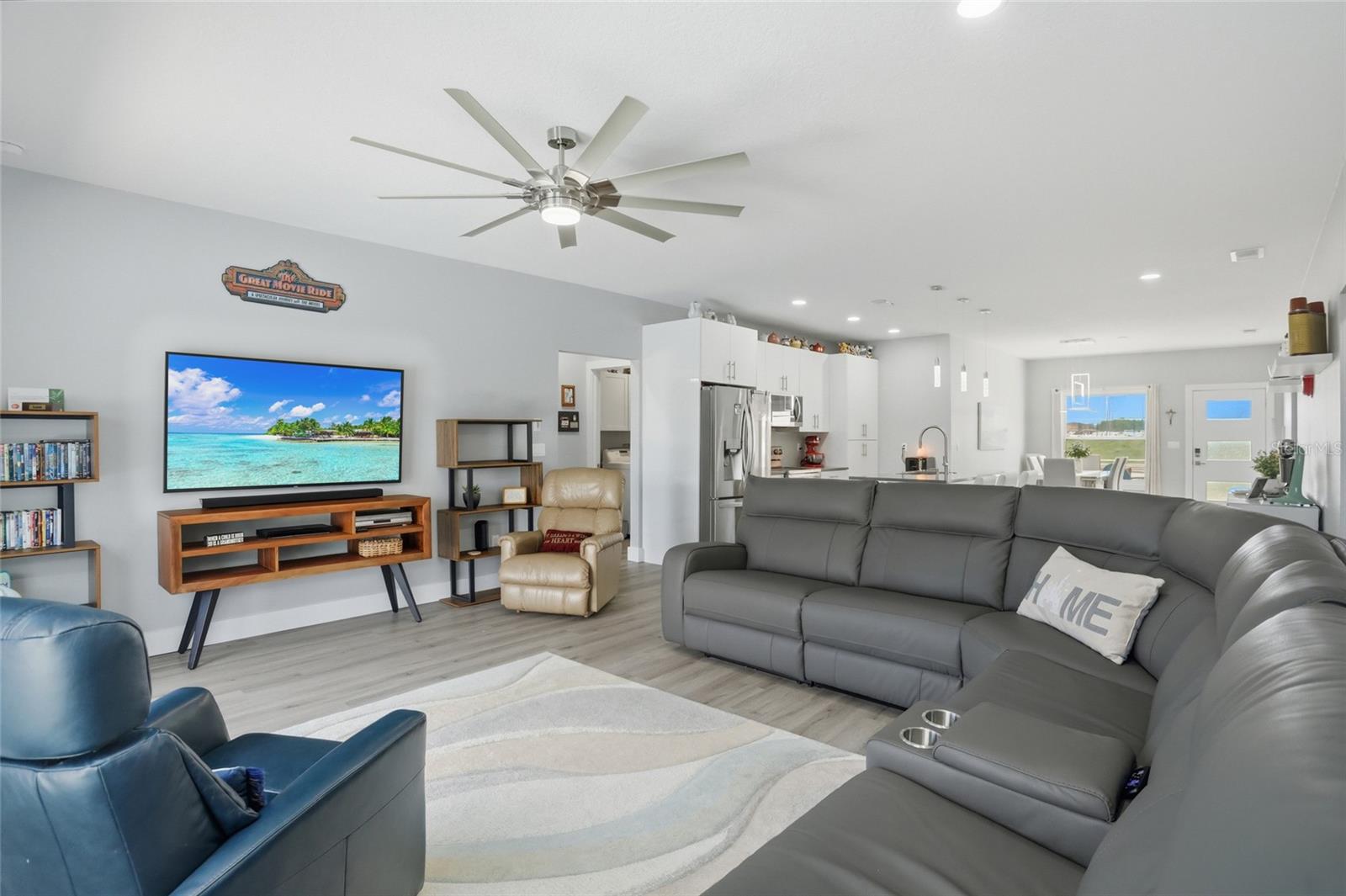 Image 9 of 25 For 316 North Boulevard E