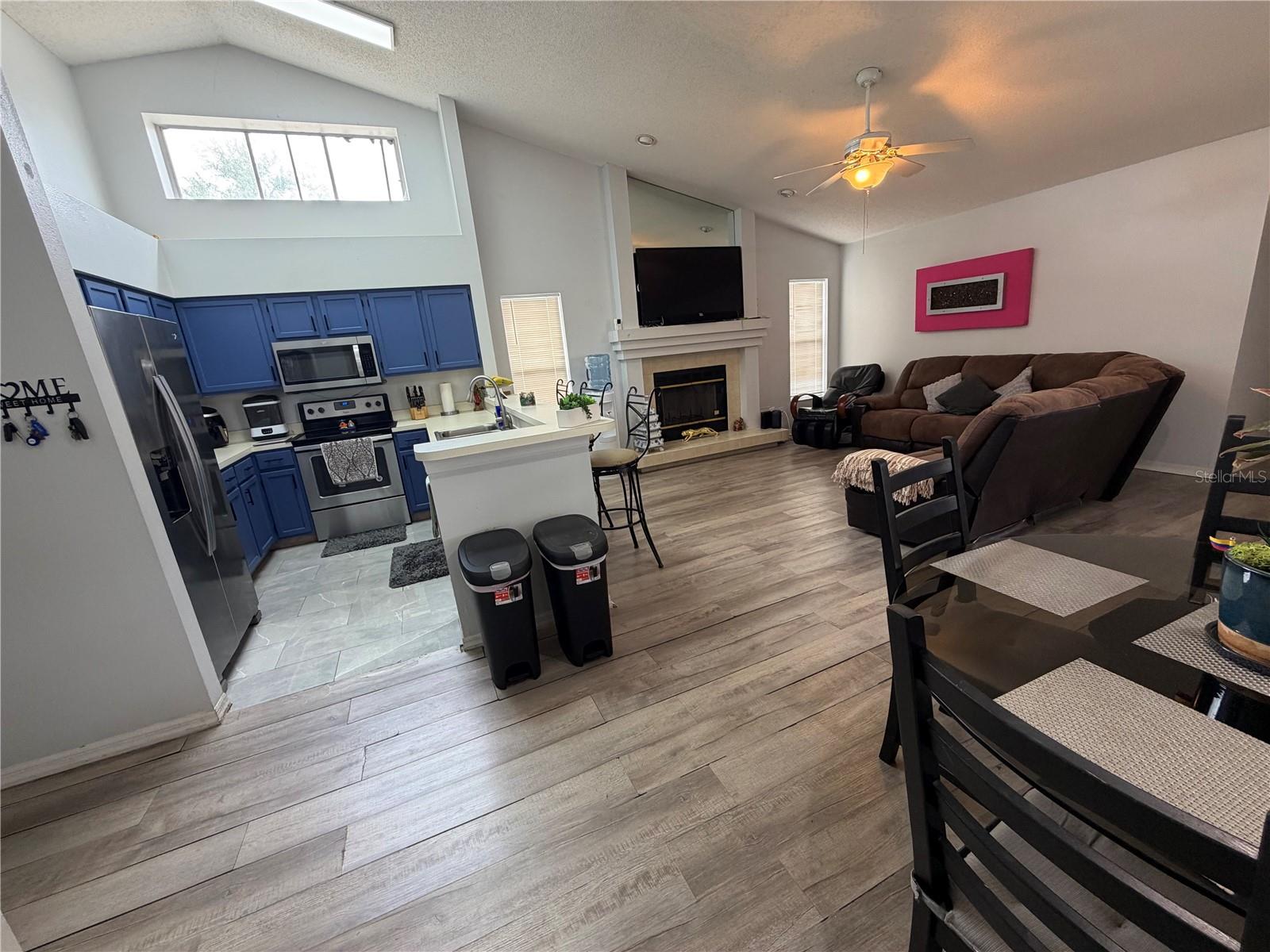 Image 12 of 28 For 9508 Glenpointe Drive