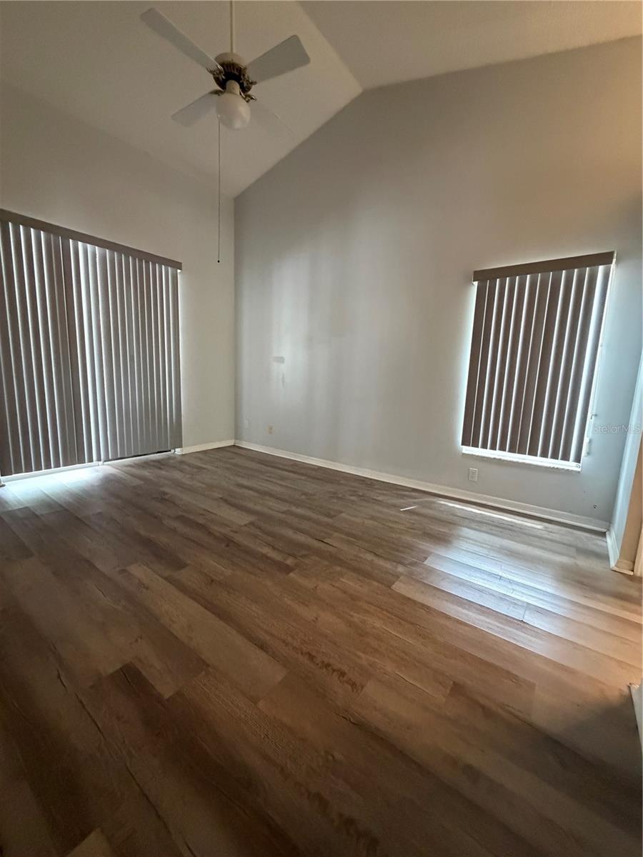 Image 17 of 28 For 9508 Glenpointe Drive