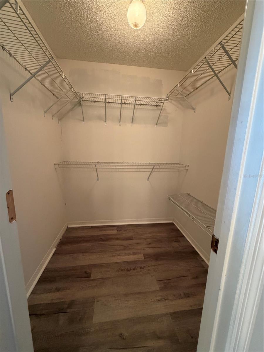 Image 19 of 28 For 9508 Glenpointe Drive