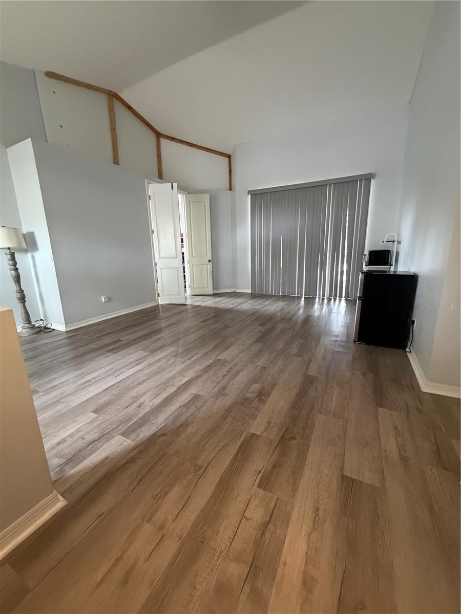 Image 20 of 28 For 9508 Glenpointe Drive