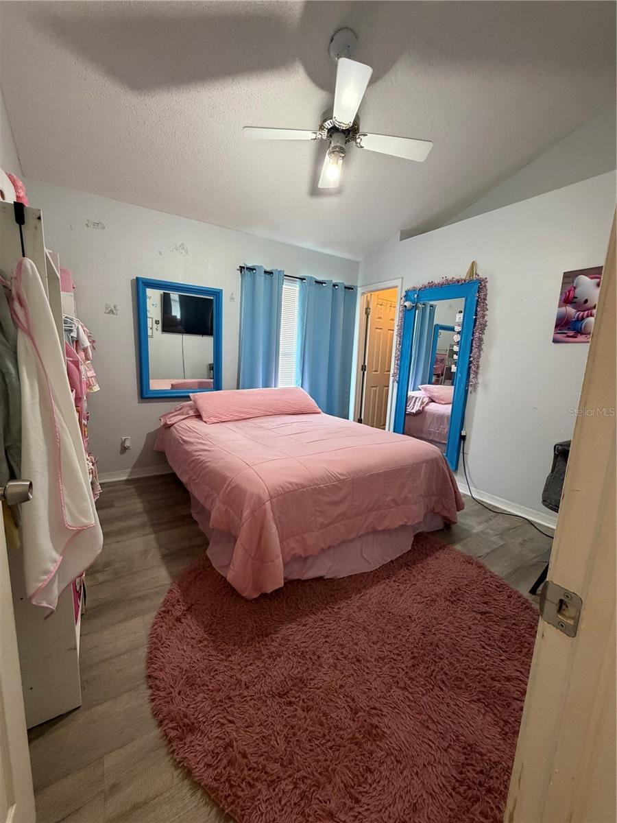 Image 24 of 28 For 9508 Glenpointe Drive