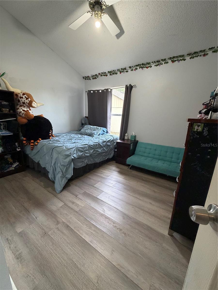 Image 25 of 28 For 9508 Glenpointe Drive