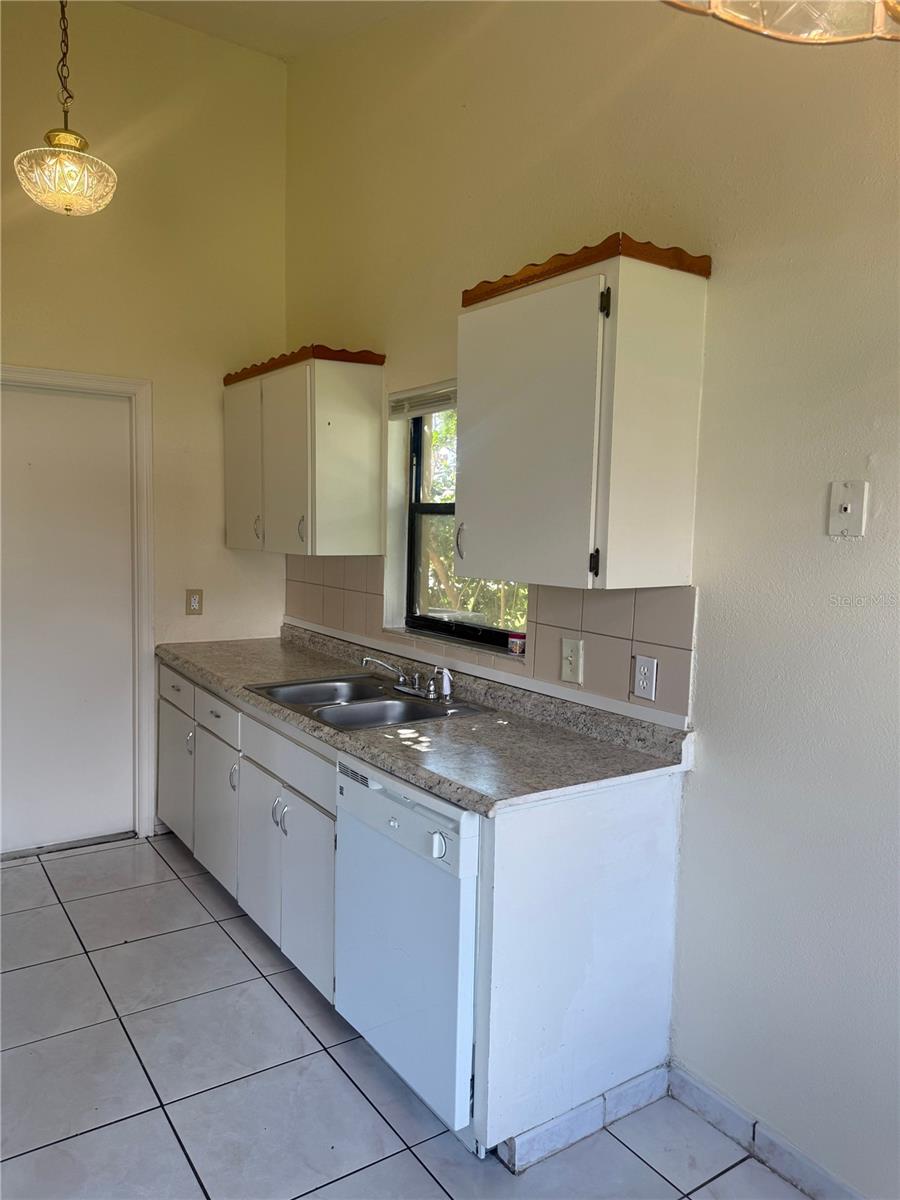 Image 10 of 26 For 62 Dorset Drive