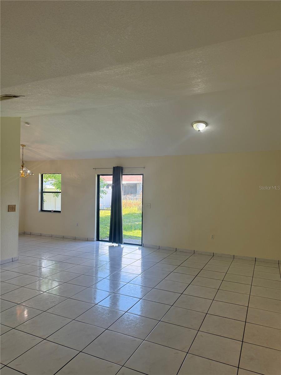 Image 11 of 26 For 62 Dorset Drive