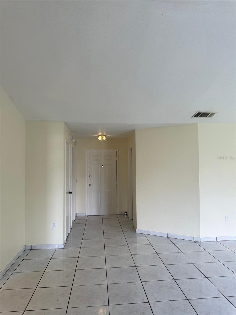 Image 19 of 26 For 62 Dorset Drive