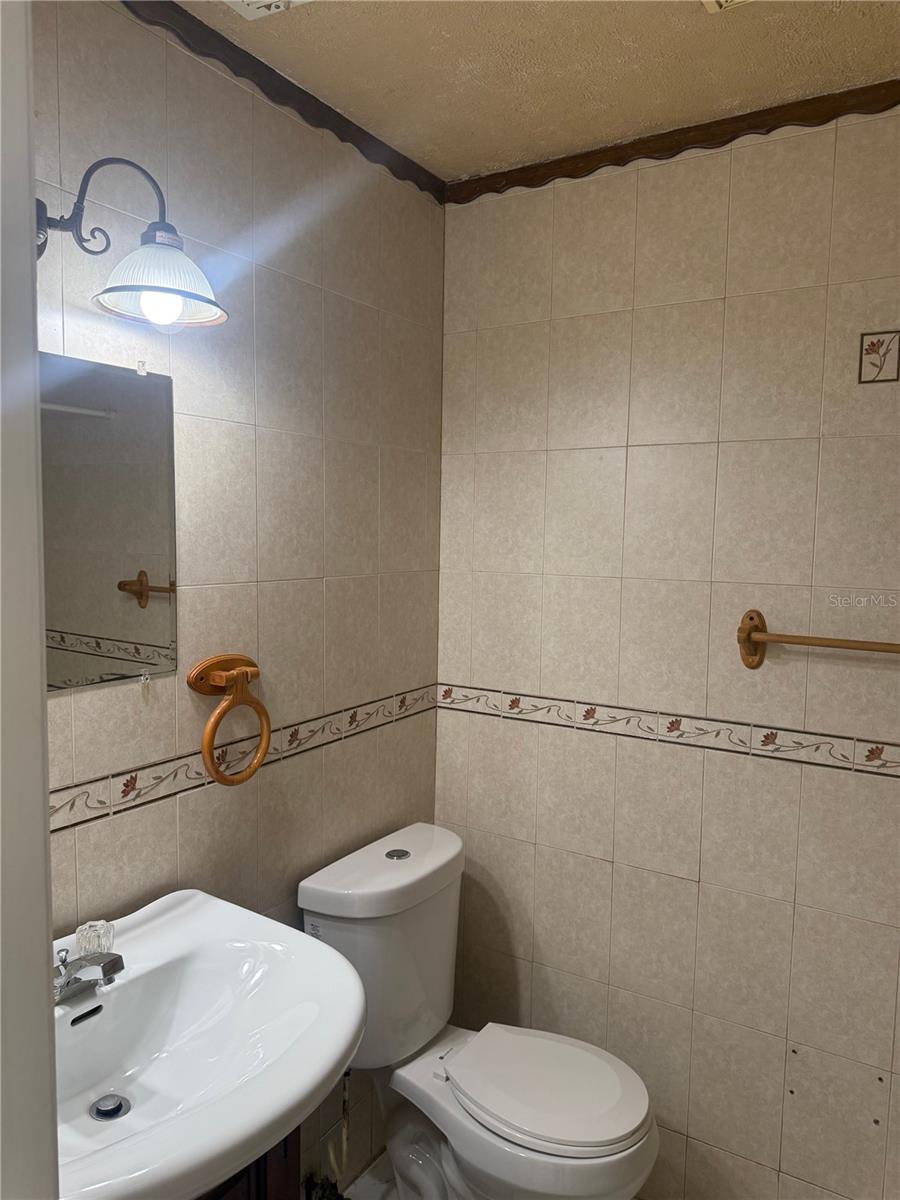 Image 21 of 26 For 62 Dorset Drive