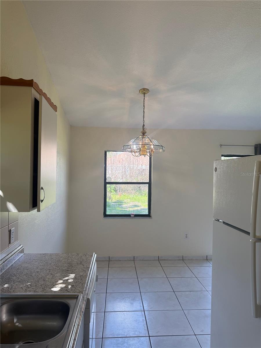 Image 7 of 26 For 62 Dorset Drive