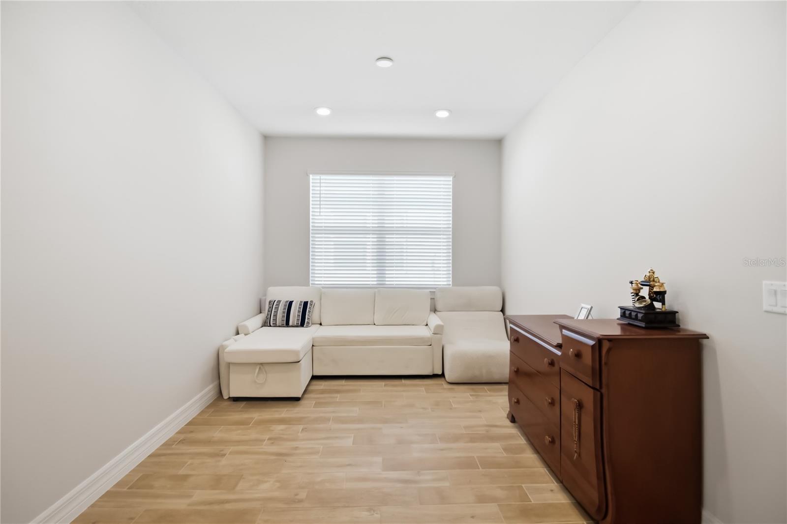 Image 10 of 45 For 2682 Midsweet Avenue