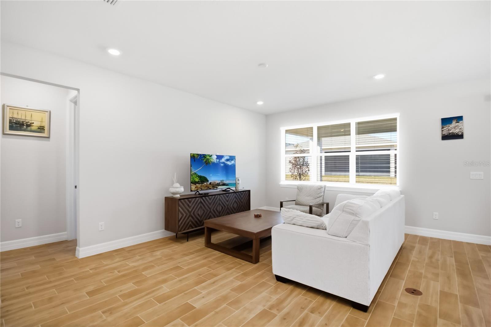 Image 21 of 45 For 2682 Midsweet Avenue