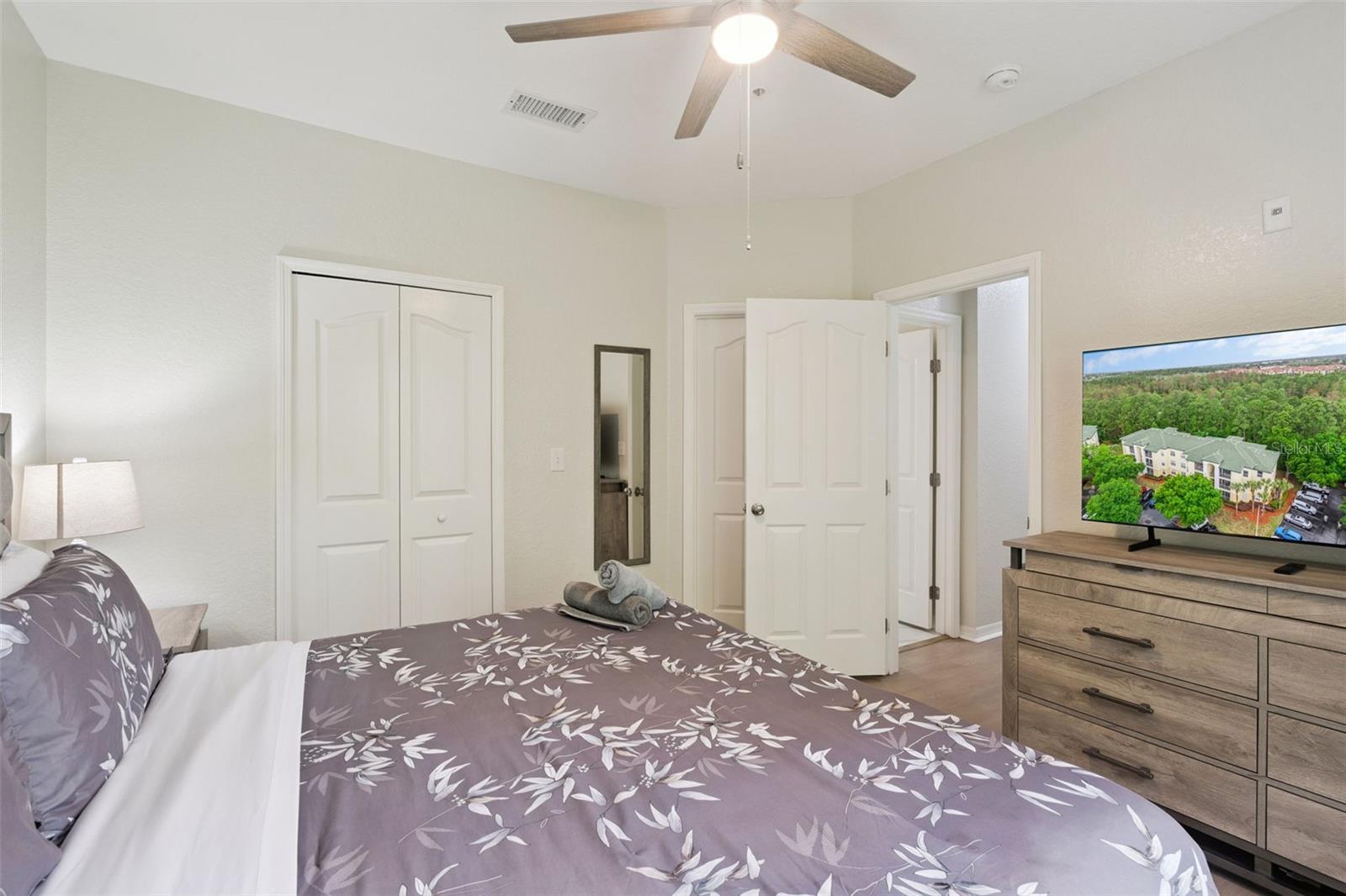 Image 12 of 52 For 8921 Legacy Court 18-308