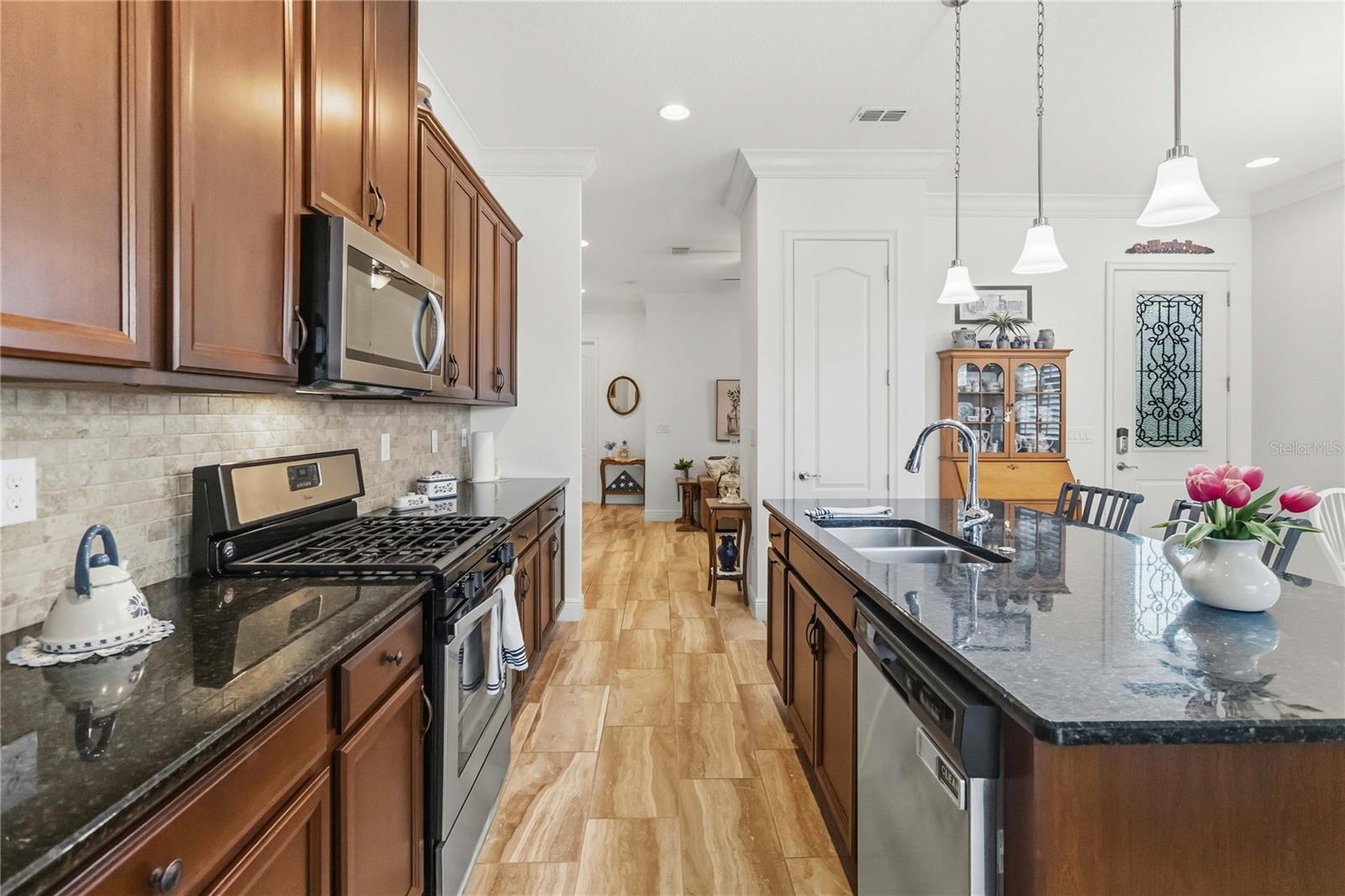 Image 19 of 52 For 2489 Datura Loop