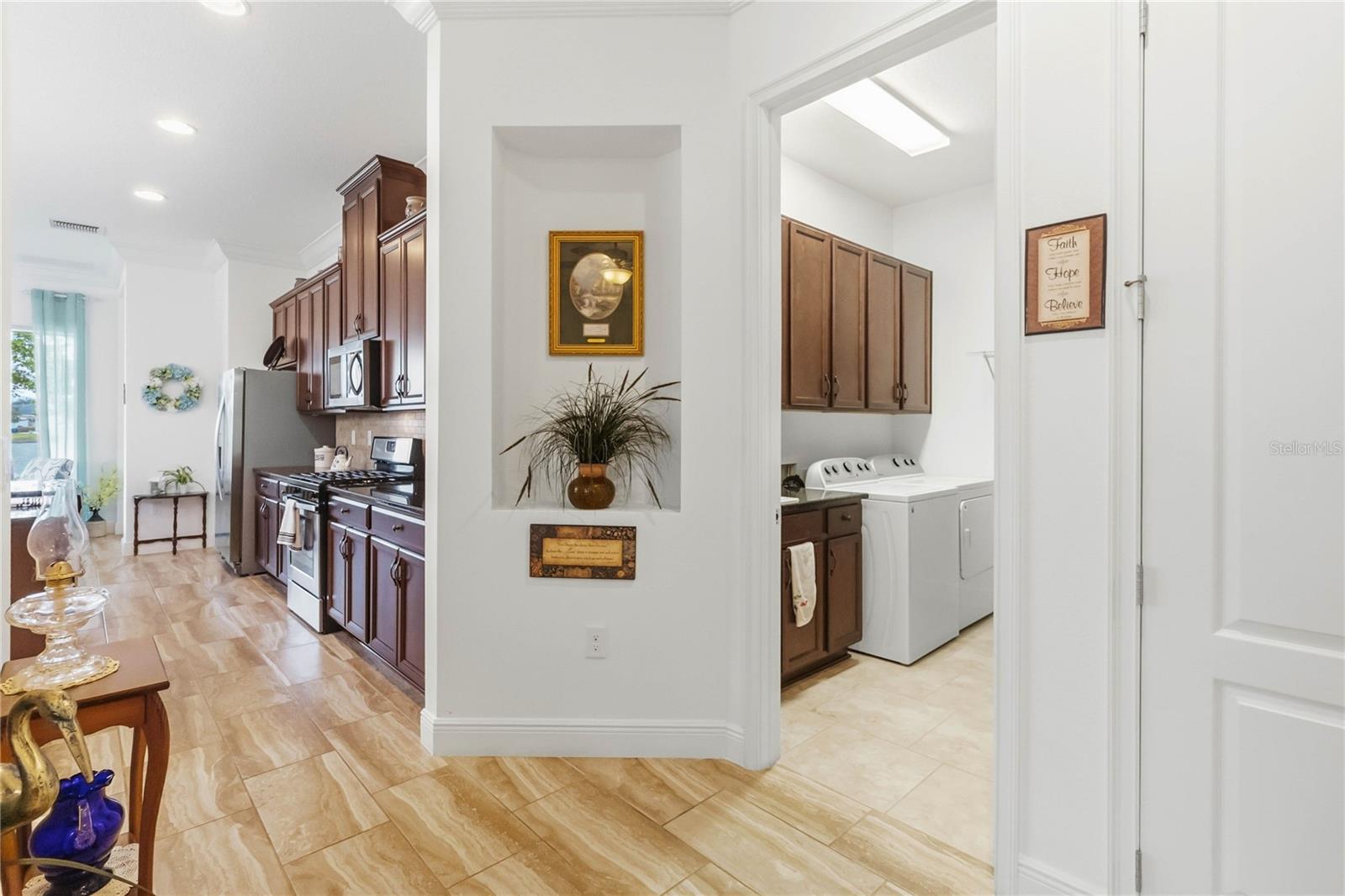 Image 21 of 52 For 2489 Datura Loop