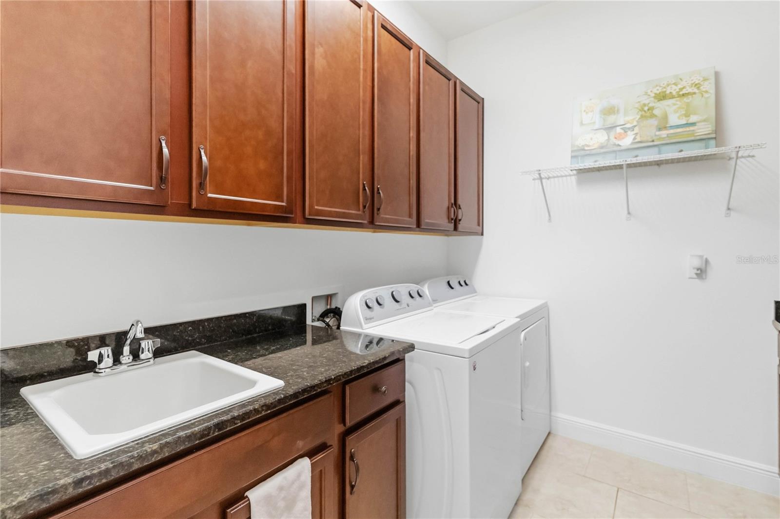 Image 24 of 52 For 2489 Datura Loop