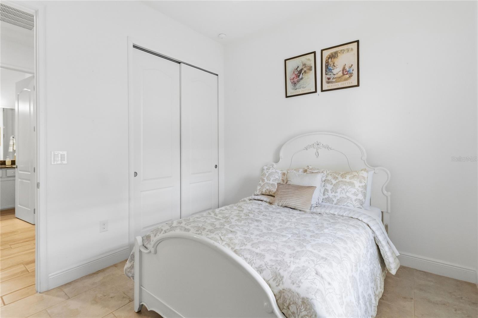 Image 38 of 52 For 2489 Datura Loop