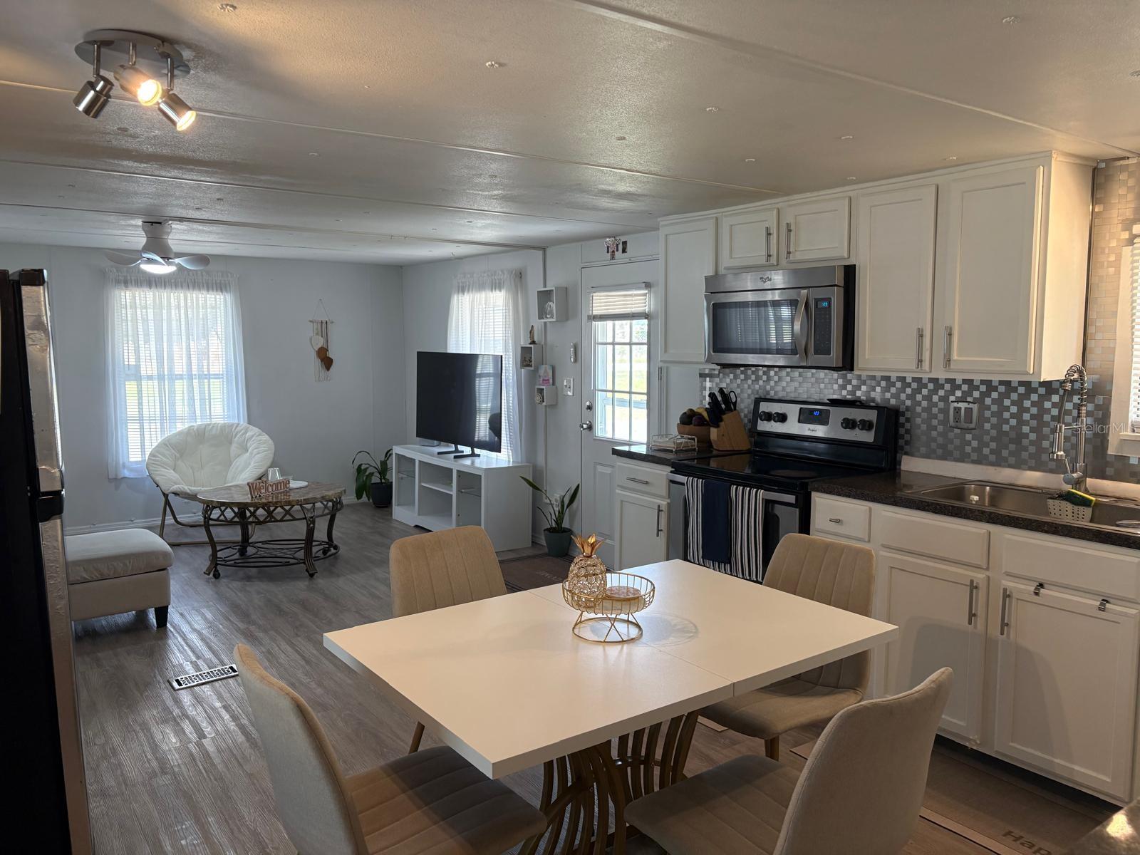 Image 2 of 17 For 3000 Us Highway 17 92 W