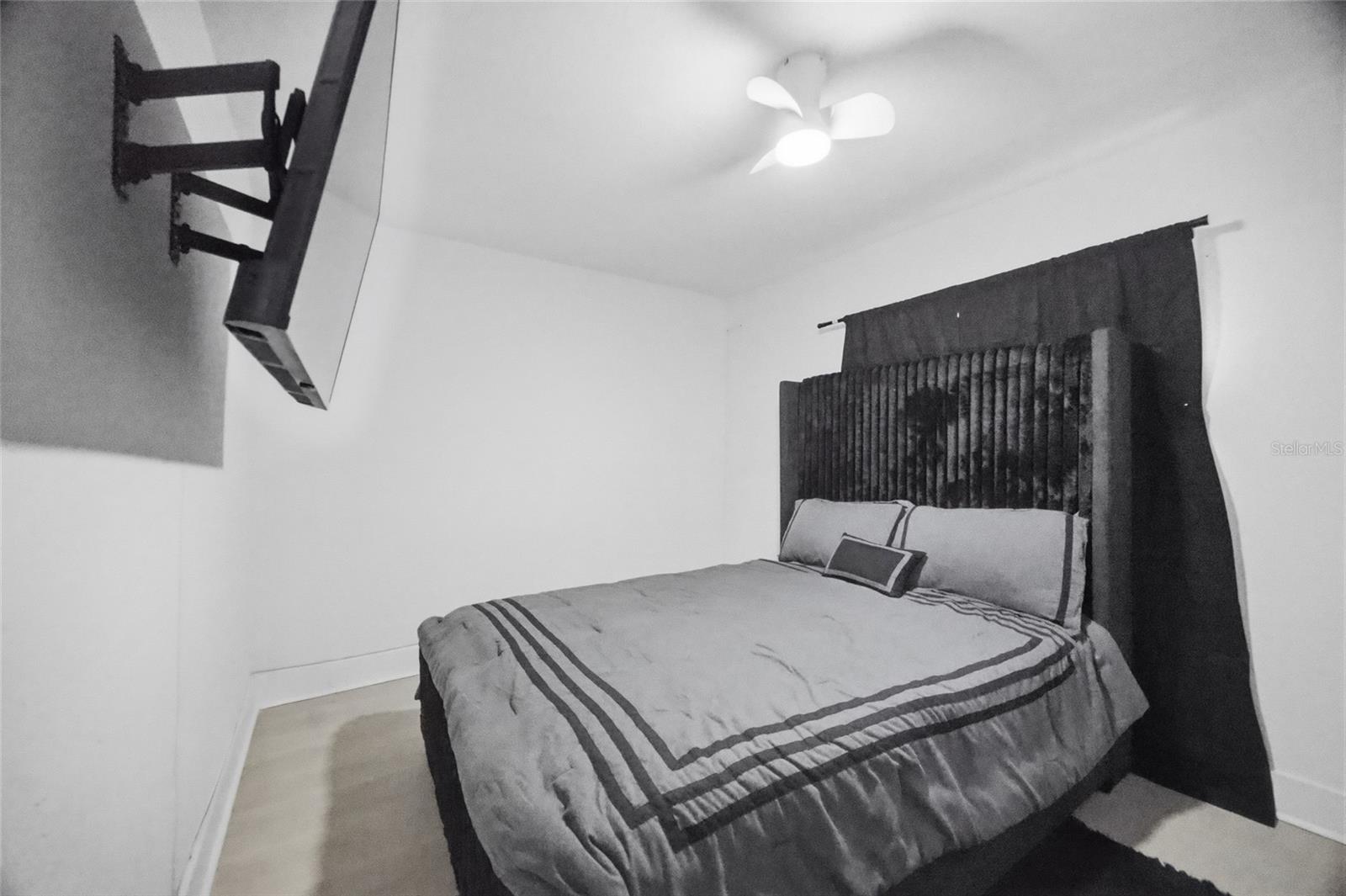 Image 17 of 34 For 5809 17th Street